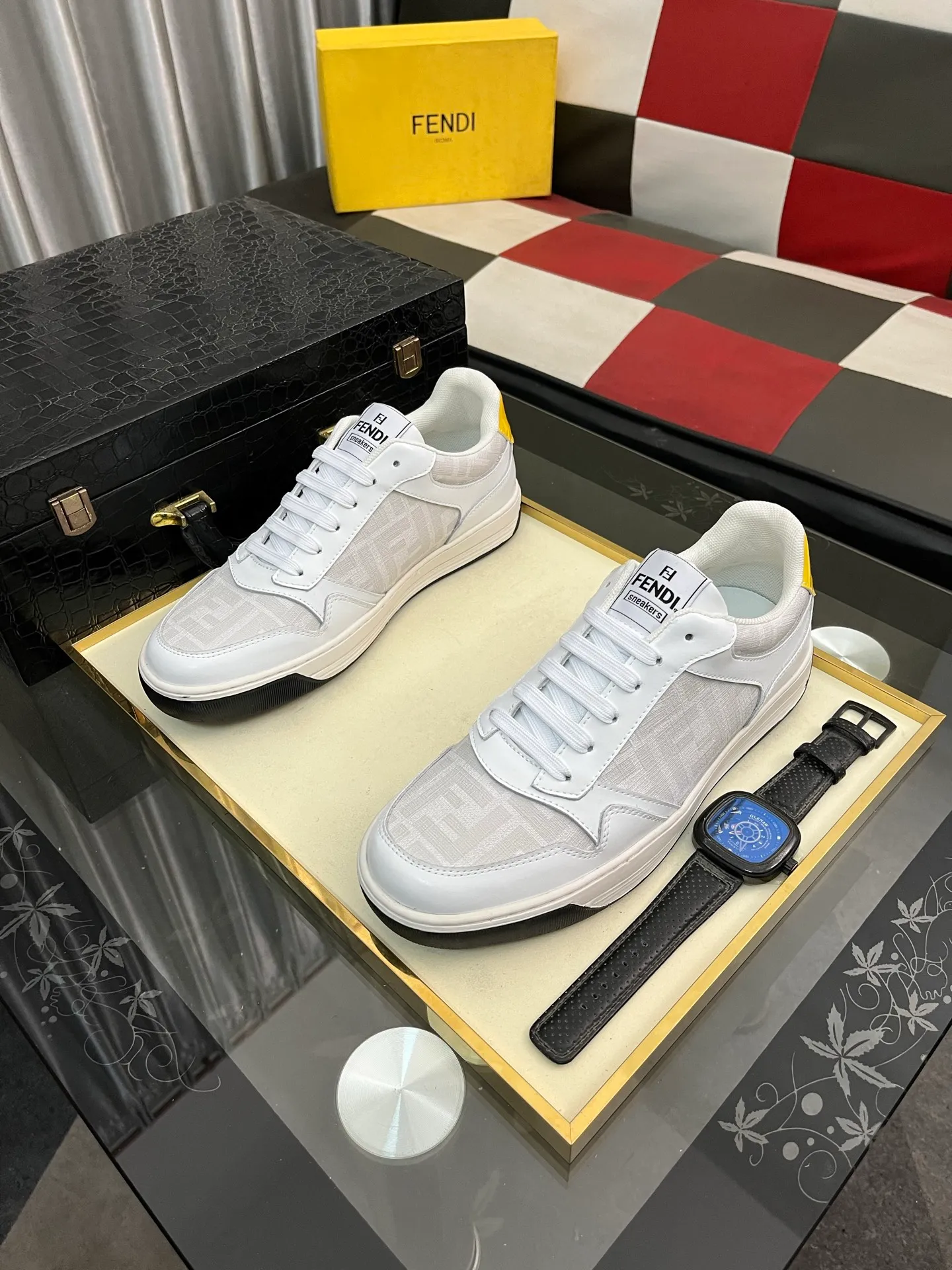 Men's Men's Shoes💰420⌚️⌚️[Fendi] Fendi's latest casual shoes for men! Available at counters simultaneously! A one-to-one replica of the original. Made entirely of imported top-grain calfskin, the interior is made of top-grain water-dyed cowhide, and the original factory-supplied rubber outsole. Leading new fashion concepts. Matching code: 38-443️⃣Colors available